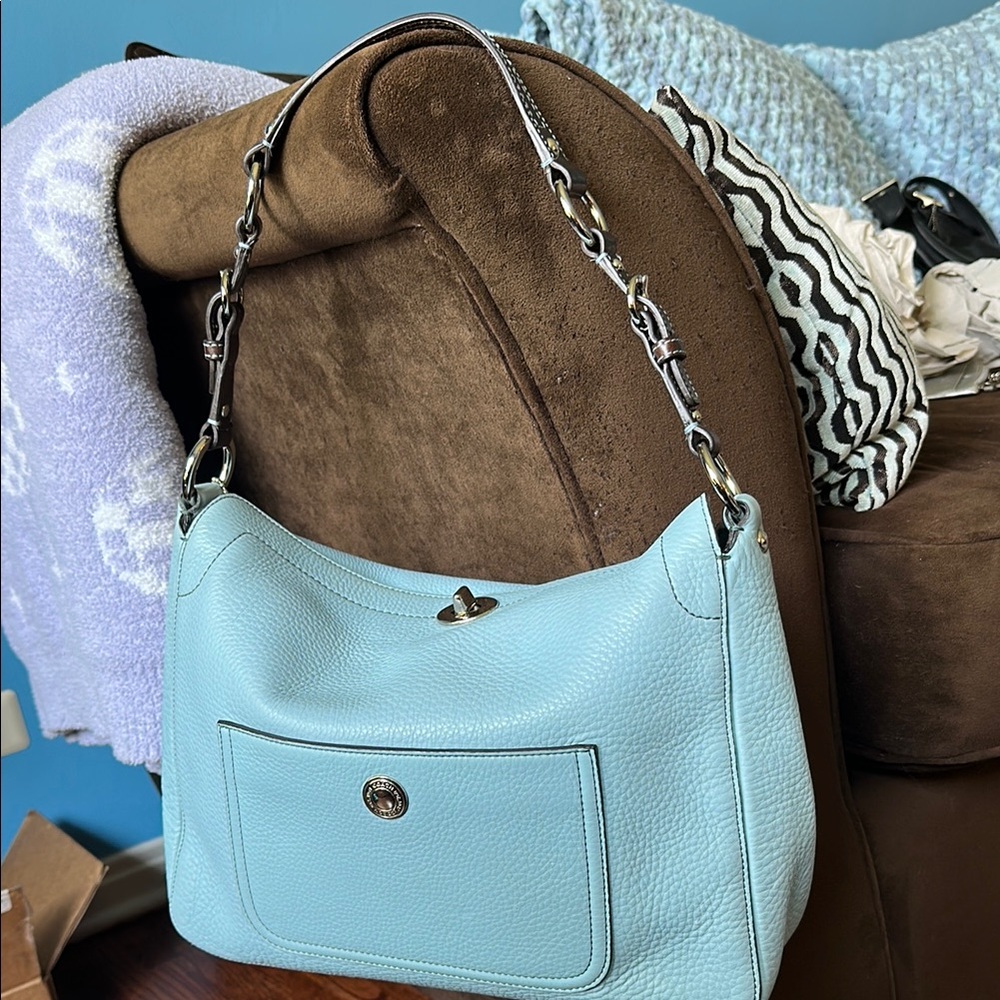 Coach NWT Chelsea Pebbled Leather Hobo Bag